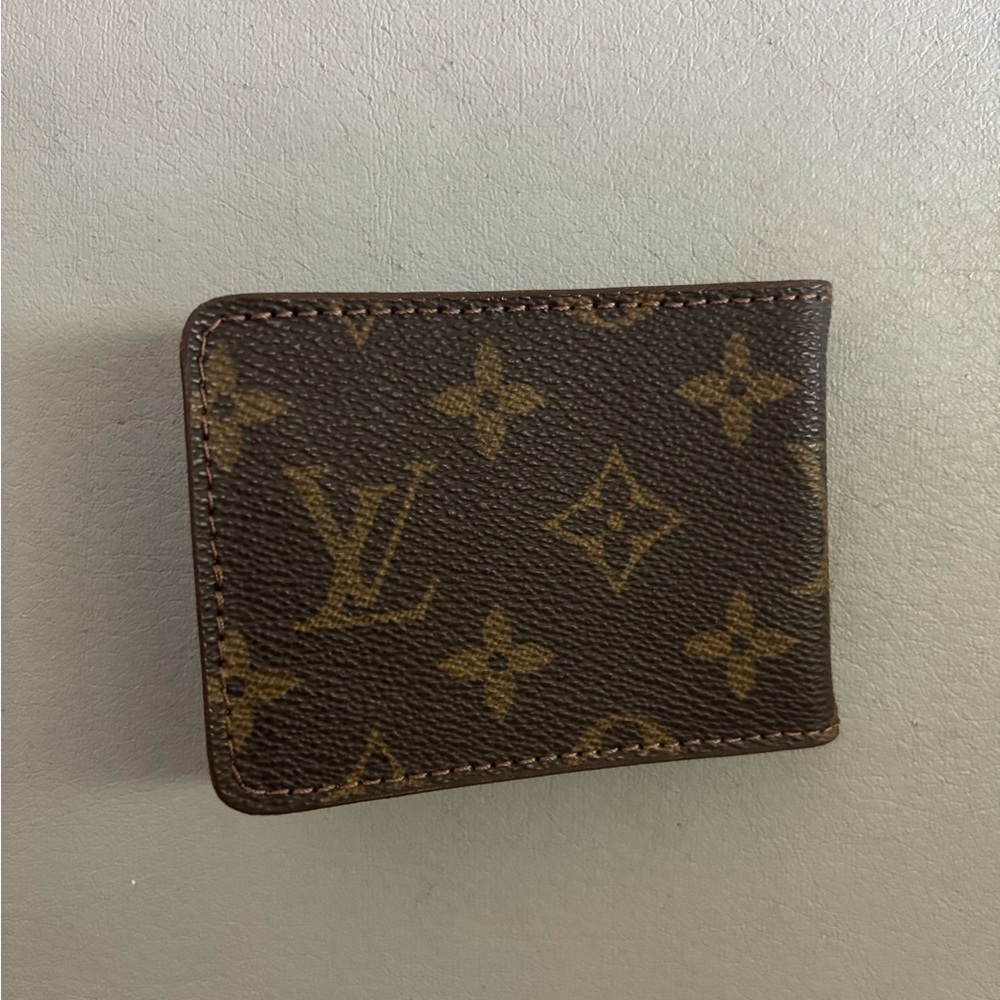 Designer Monogram Wallet - Picture 5 of 5
